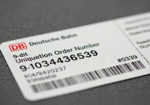 Was bedeutet die 9-stellige Auftragsnummer der Deutschen Bahn?