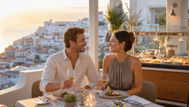 Halbpension im Hotel: Abendessen auf einer mediterranen Terrasse [Bildinhalt mit KI erstellt]