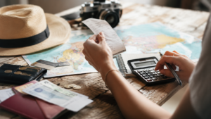 Welche Ausgaben im Urlaub oft unterschätzt werden [Bildinhalt mit KI erstellt]